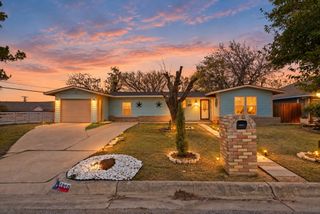 4940 Flagstone Drive, Fort Worth, TX 76114