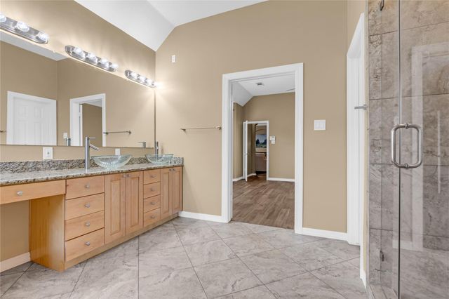 2709 W Oaks Boulevard, Pearland, TX 77584