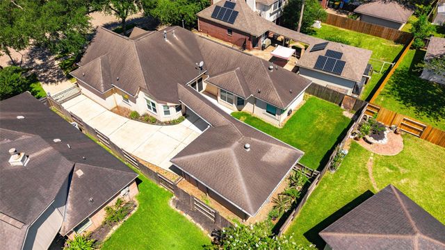 2709 W Oaks Boulevard, Pearland, TX 77584