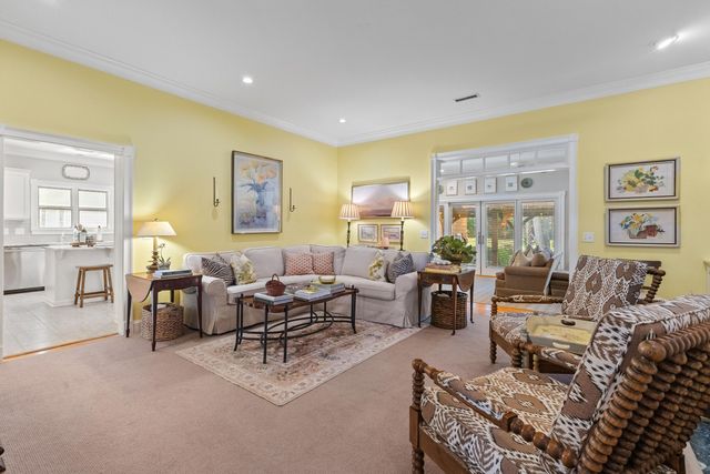 537 E Rice Planters Lane, Mount Pleasant, SC 29464