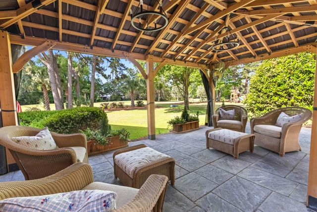 537 E Rice Planters Lane, Mount Pleasant, SC 29464