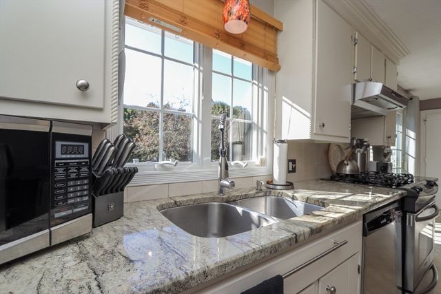 265 Vineland Avenue, East Longmeadow, MA 01028