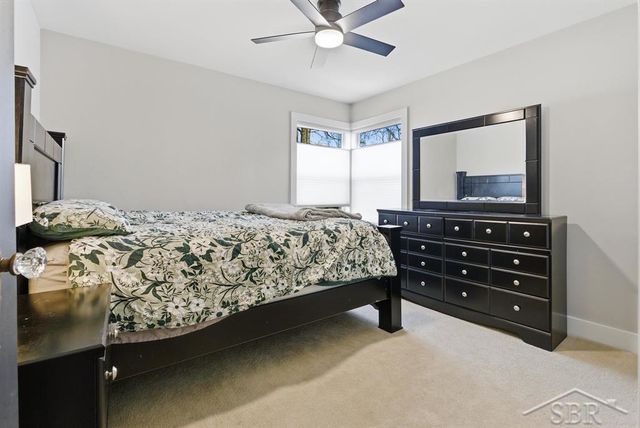 305 W Sugnet Road, Midland, MI 48640