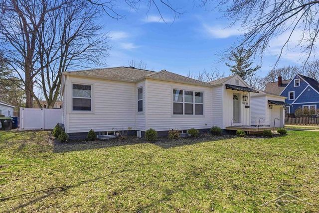 305 W Sugnet Road, Midland, MI 48640