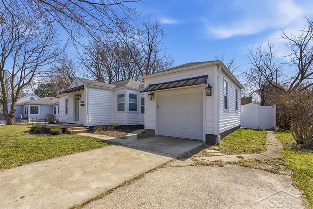 305 W Sugnet Road, Midland, MI 48640
