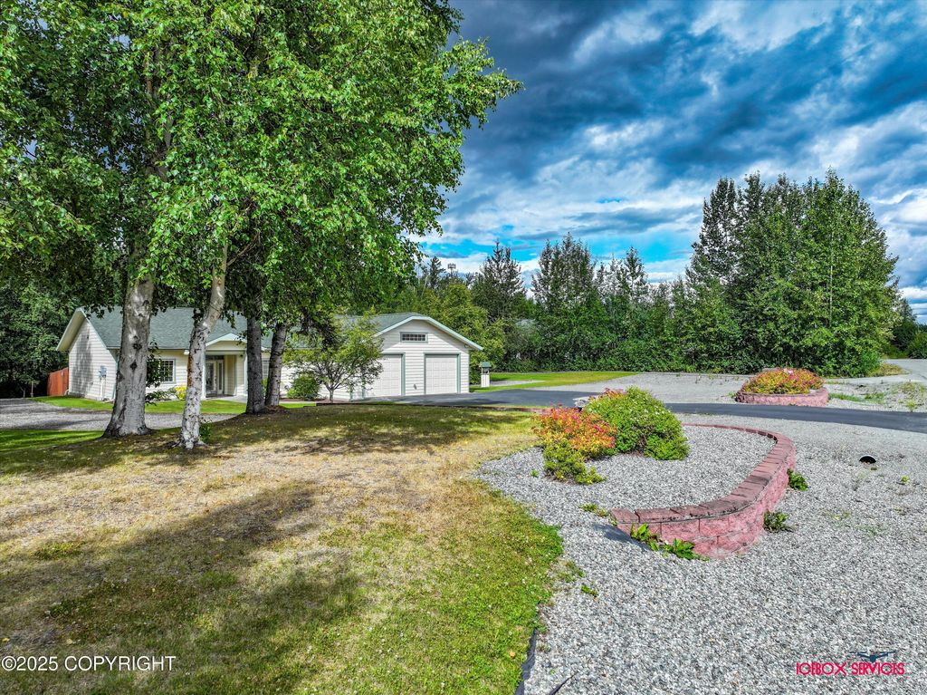 2491 W Stonebridge Drive, Wasilla, AK 99654