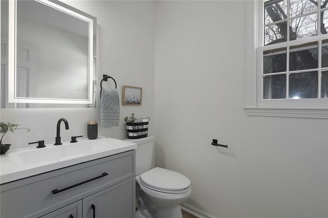 3502 Alpine Court, Lee's Summit, MO 64064