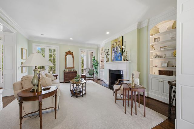 204 Sunnyside Dr, Nashville, TN 37205