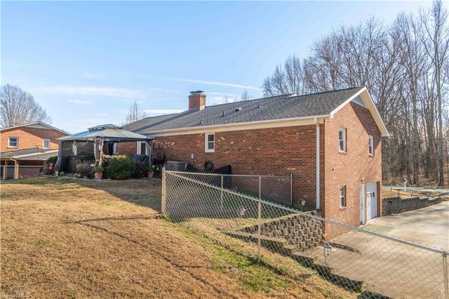 110 Linville Springs Road, Kernersville, NC 27284