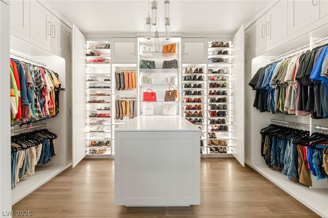 7569 Shadow Estates Way, Las Vegas, NV 89113