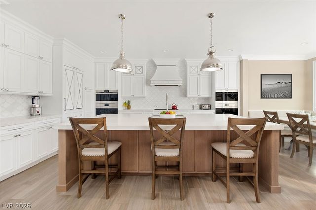 7569 Shadow Estates Way, Las Vegas, NV 89113