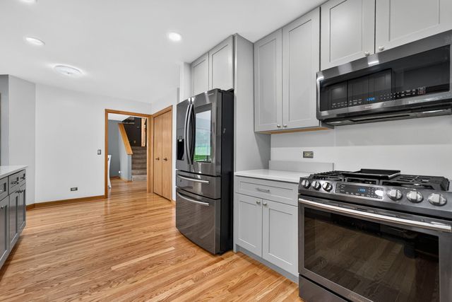 45W169 Hillview Lane, Hampshire, IL 60140