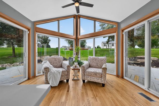 45W169 Hillview Lane, Hampshire, IL 60140