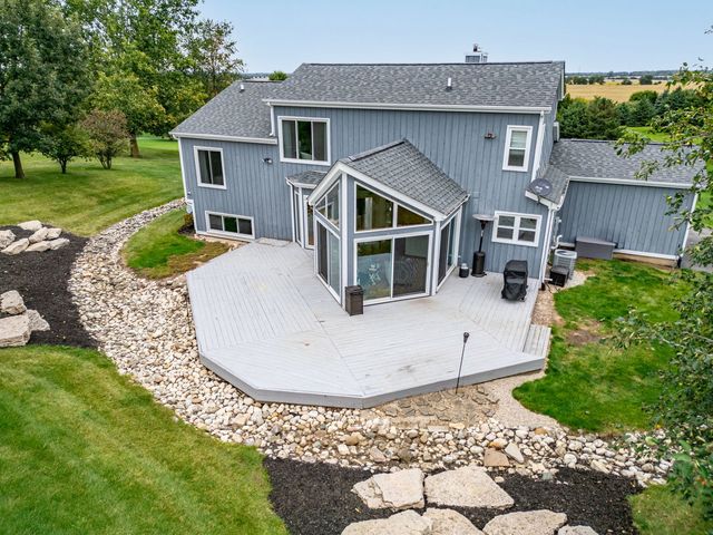 45W169 Hillview Lane, Hampshire, IL 60140