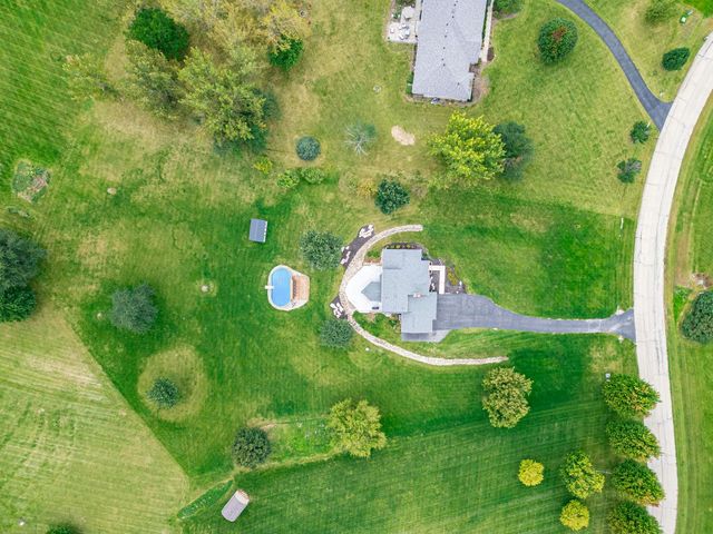 45W169 Hillview Lane, Hampshire, IL 60140