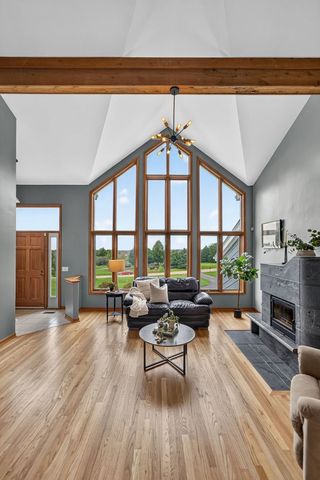 45W169 Hillview Lane, Hampshire, IL 60140