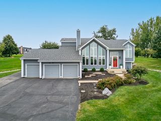 45W169 Hillview Lane, Hampshire, IL 60140