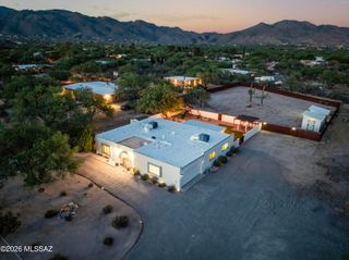 3750 N Melpomene Way, Tucson, AZ 85749