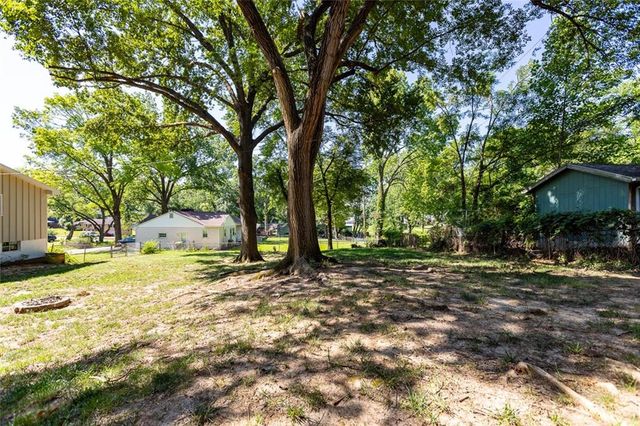 5720 N Belton Avenue, Kansas City, MO 64151