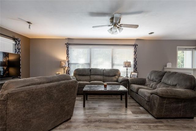 5720 N Belton Avenue, Kansas City, MO 64151