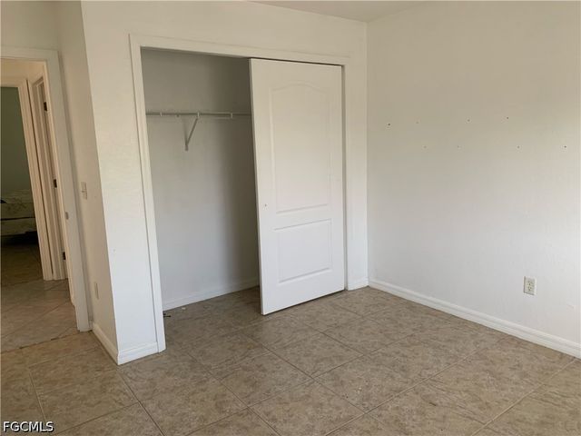 1242 SE 24th AVE, Cape Coral, FL 33990