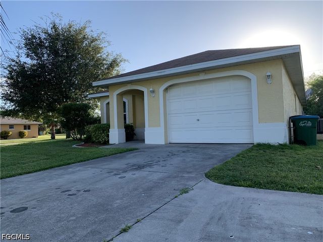 1242 SE 24th AVE, Cape Coral, FL 33990