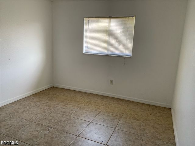 1242 SE 24th AVE, Cape Coral, FL 33990