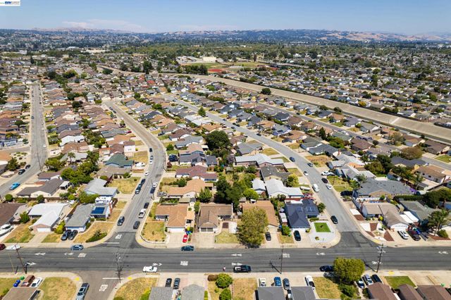 15512 Farnsworth St, San Leandro, CA 94579