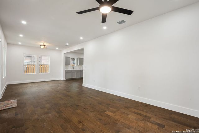 1030 elsmere, San Antonio, TX 78201