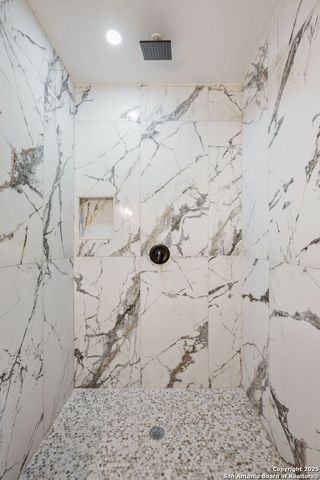 1030 elsmere, San Antonio, TX 78201