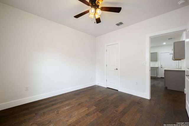 1030 elsmere, San Antonio, TX 78201