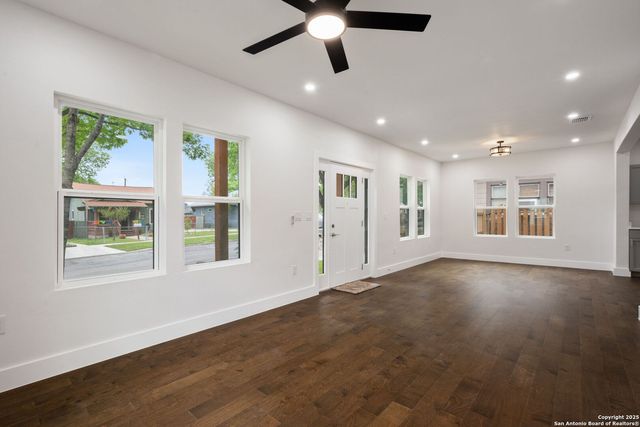 1030 elsmere, San Antonio, TX 78201