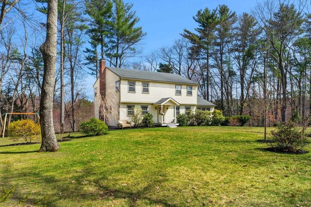 11 Fairway Drive, Amherst, NH 03031