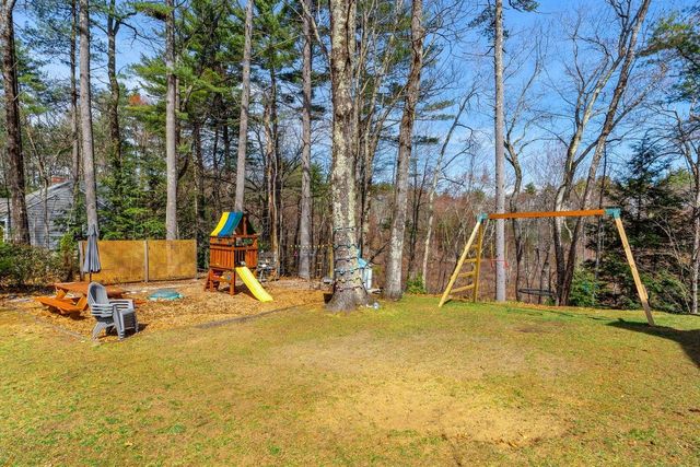 11 Fairway Drive, Amherst, NH 03031