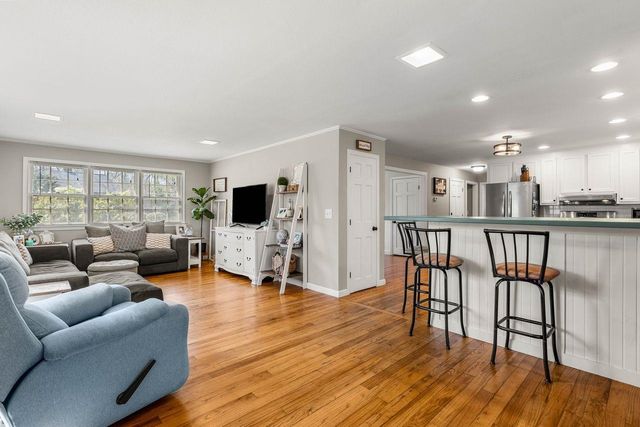 11 Fairway Drive, Amherst, NH 03031