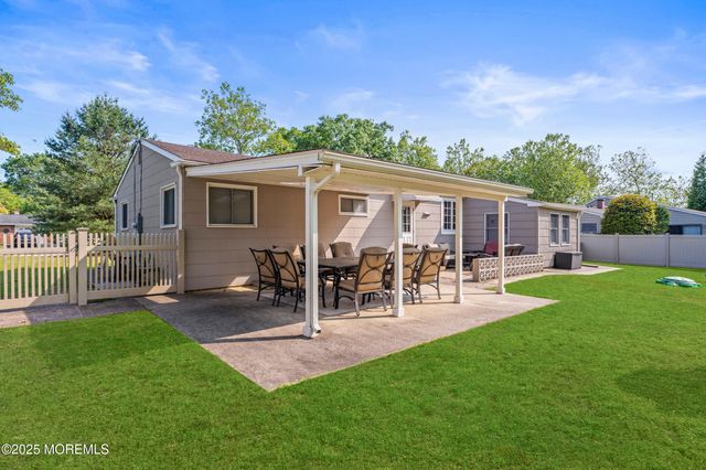 1016 Onyx Drive, Toms River, NJ 08753