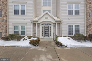 200 EVODIA CIR #204, Warrington, PA 18976