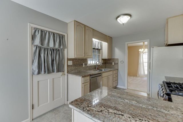 1301 Renee Drive SW, Lilburn, GA 30047