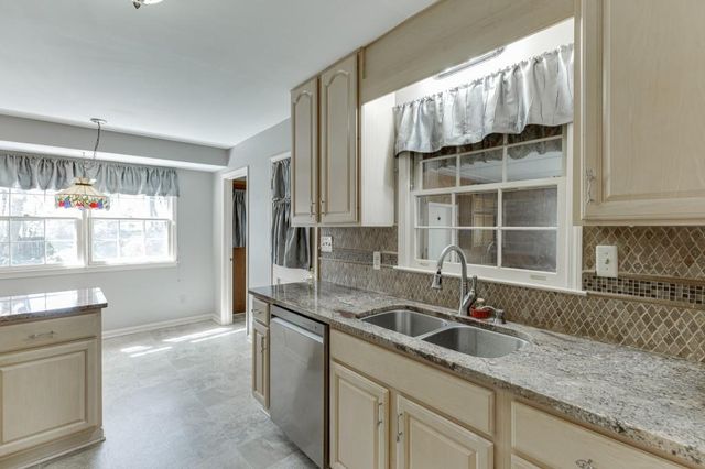 1301 Renee Drive SW, Lilburn, GA 30047