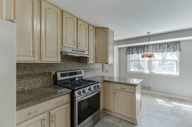 1301 Renee Drive SW, Lilburn, GA 30047