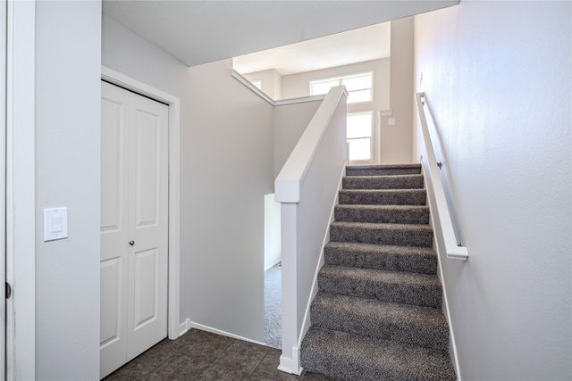 197 79th Street, West Des Moines, IA 50266