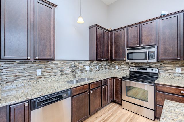197 79th Street, West Des Moines, IA 50266