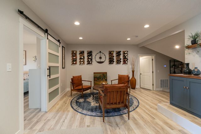 4749 E Rutherford Street, Springfield, MO 65802