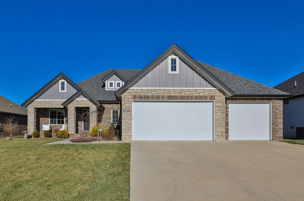 4749 E Rutherford Street, Springfield, MO 65802