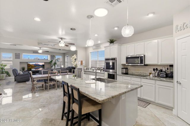 22250 W ASHLEIGH MARIE Drive, Buckeye, AZ 85326