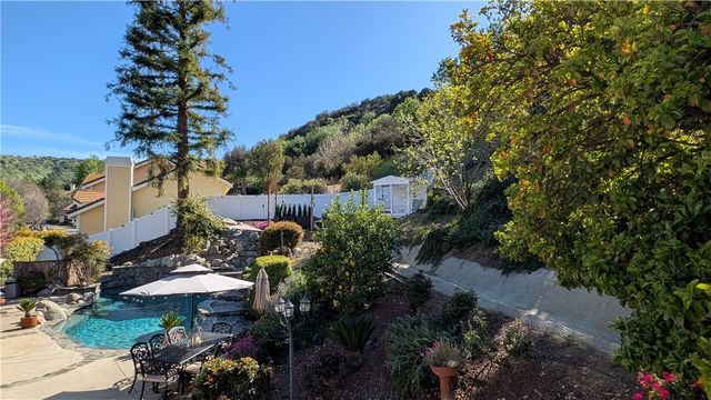 20224 Chapter, Woodland Hills, CA 91364