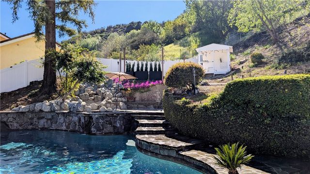 20224 Chapter, Woodland Hills, CA 91364