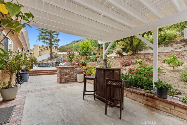 20224 Chapter, Woodland Hills, CA 91364