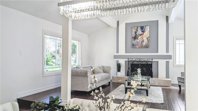 20224 Chapter, Woodland Hills, CA 91364
