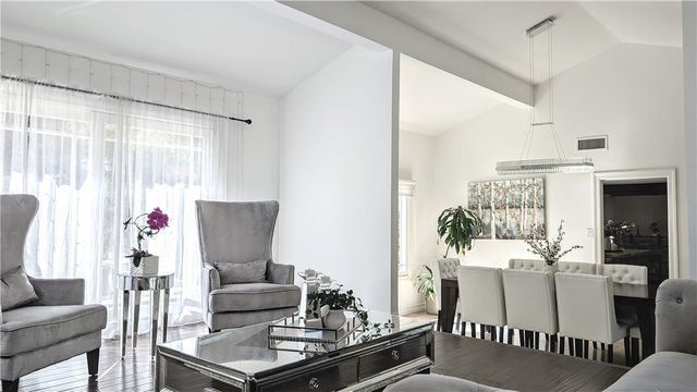 20224 Chapter, Woodland Hills, CA 91364
